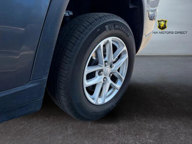 2023 Jeep Grand Cherokee L Laredo 4x2