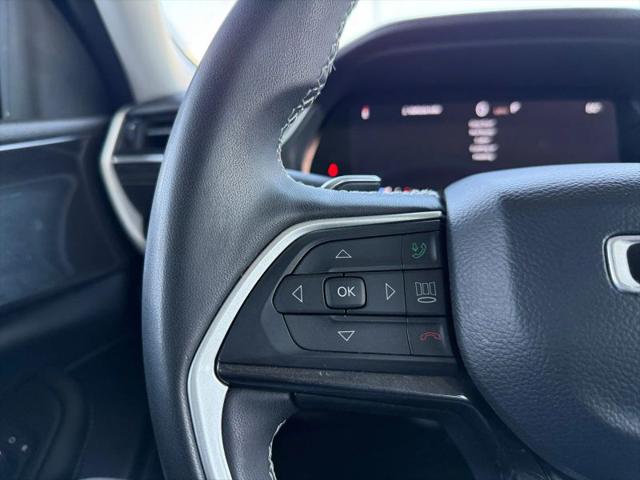 2023 Jeep Grand Cherokee L Laredo 4x2