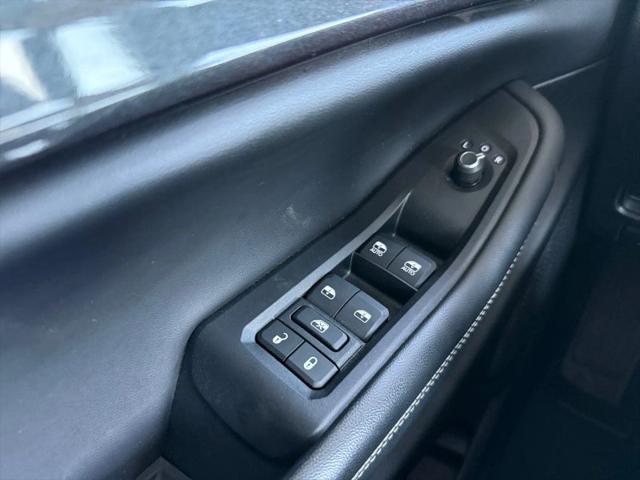 2023 Jeep Grand Cherokee L Laredo 4x2