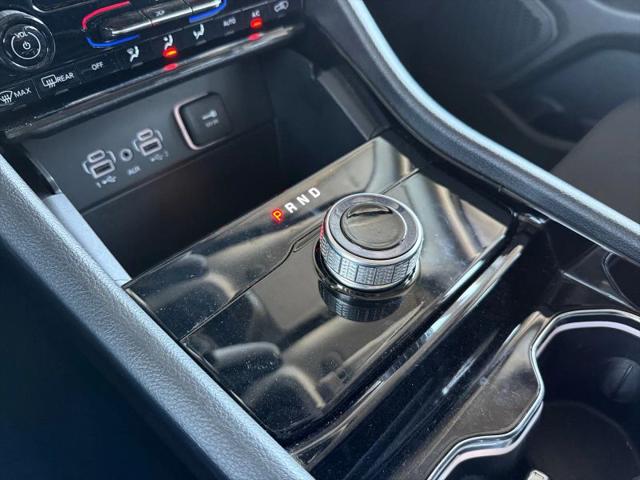 2023 Jeep Grand Cherokee L Laredo 4x2