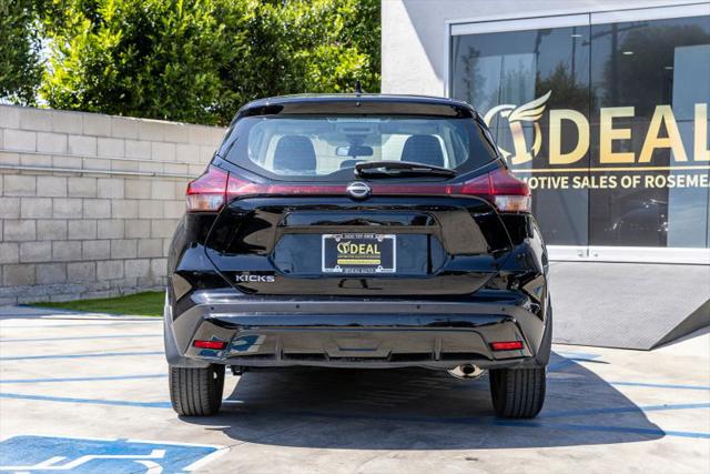 2023 Nissan Kicks S Xtronic CVT