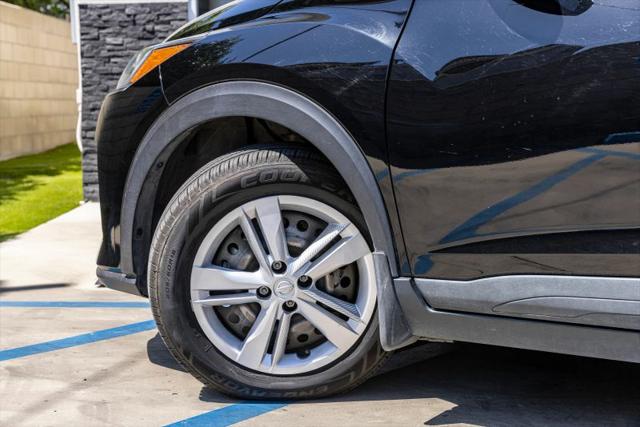 2023 Nissan Kicks S Xtronic CVT