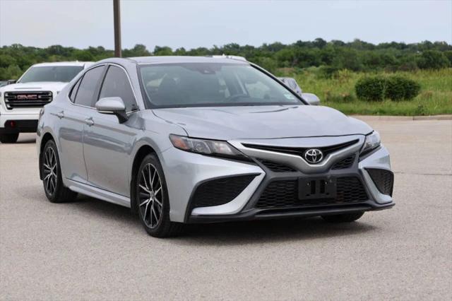 2022 Toyota Camry SE AWD
