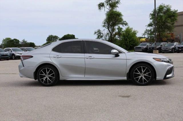 2022 Toyota Camry SE AWD