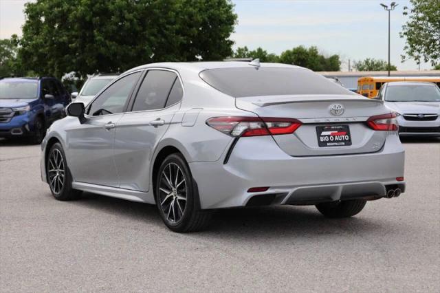 2022 Toyota Camry SE AWD