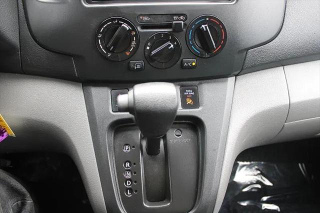 2017 Nissan NV200 SV