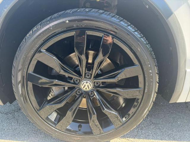 2020 Volkswagen Tiguan 2.0T SE R-Line Black