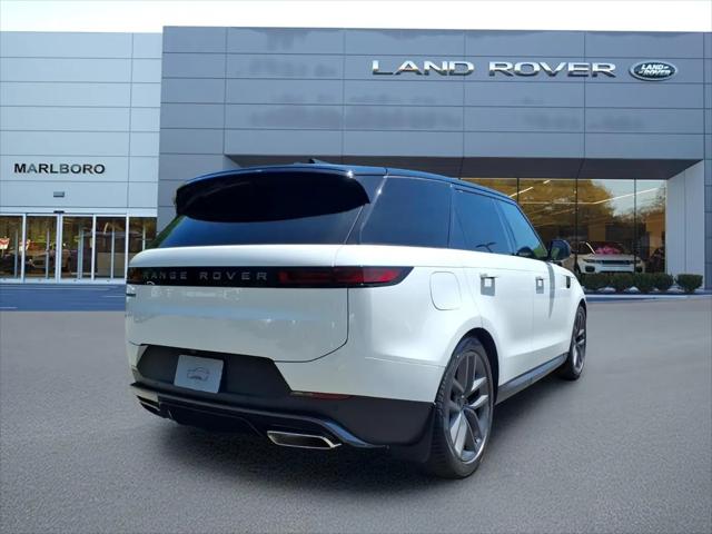 2026 Land Rover Range Rover Sport P360 SE