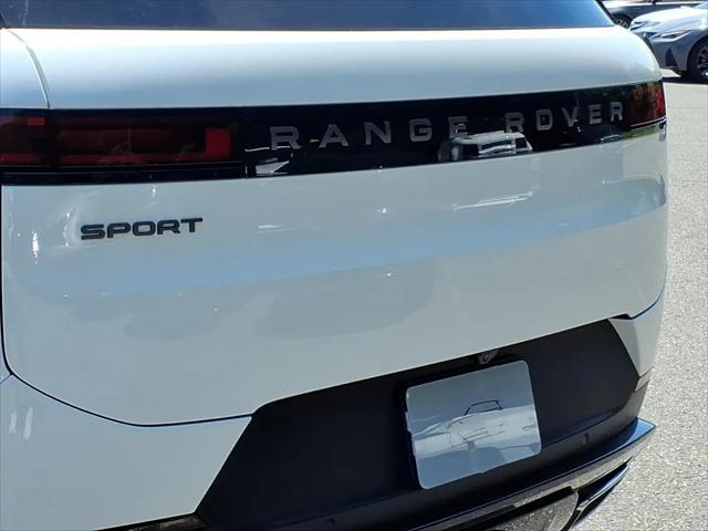 2026 Land Rover Range Rover Sport P360 SE