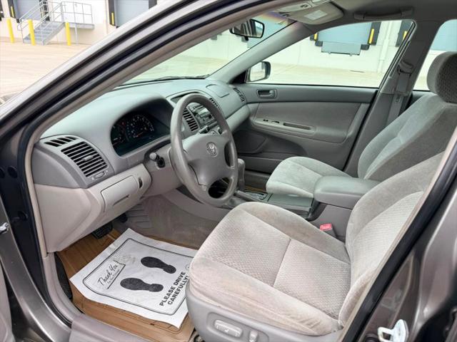 2004 Toyota Camry LE