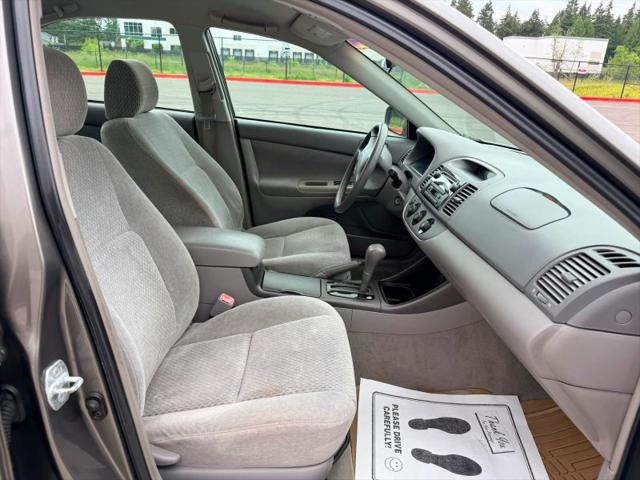 2004 Toyota Camry LE