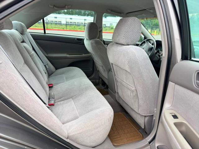 2004 Toyota Camry LE