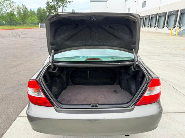 2004 Toyota Camry LE