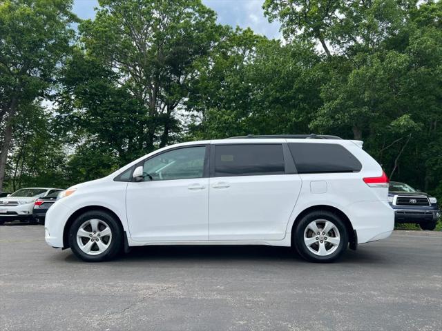 2012 Toyota Sienna LE V6 8 Passenger
