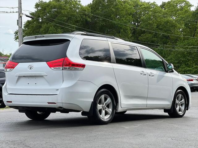 2012 Toyota Sienna LE V6 8 Passenger