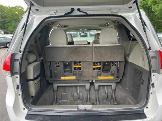 2012 Toyota Sienna LE V6 8 Passenger