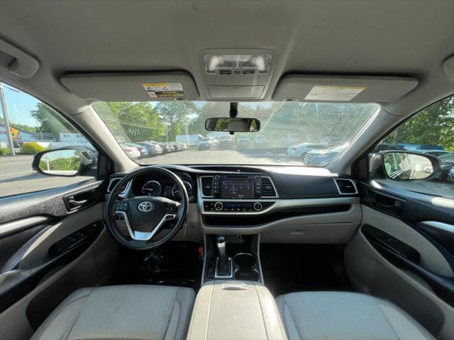 2016 Toyota Highlander LE Plus V6