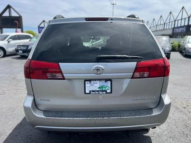 2004 Toyota Sienna XLE
