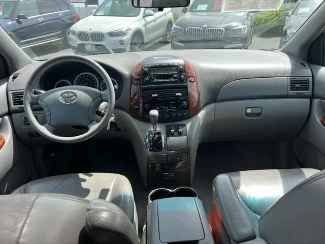 2004 Toyota Sienna XLE