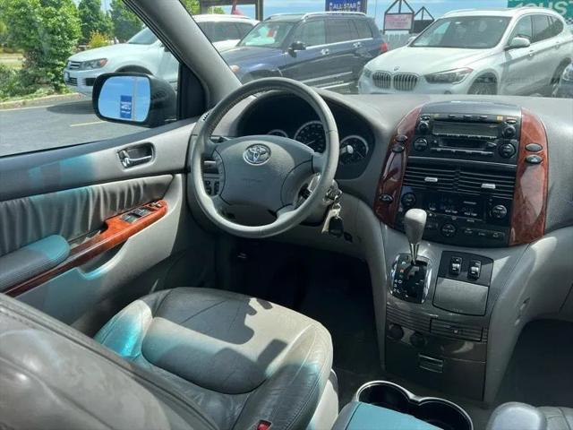 2004 Toyota Sienna XLE