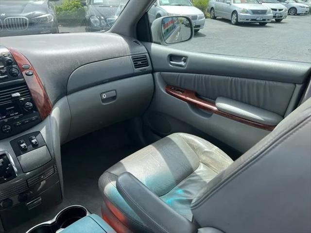 2004 Toyota Sienna XLE