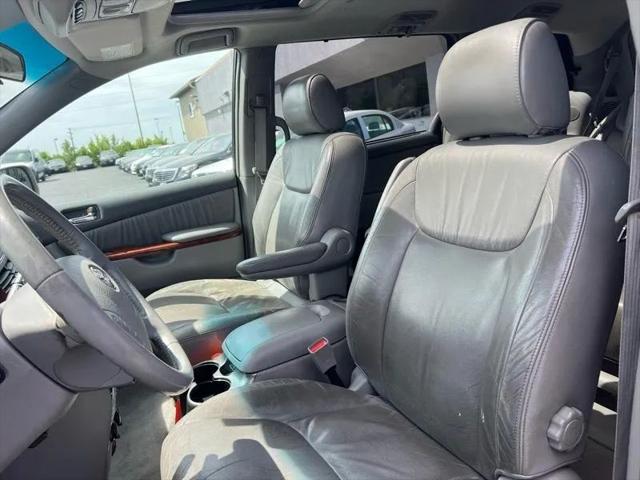 2004 Toyota Sienna XLE
