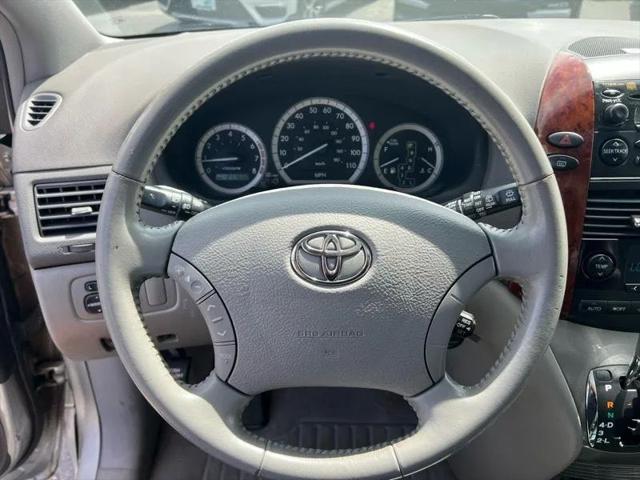 2004 Toyota Sienna XLE
