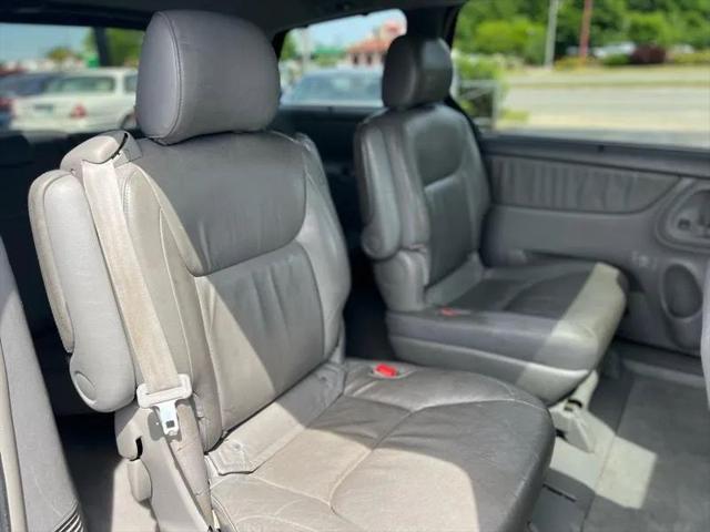 2004 Toyota Sienna XLE