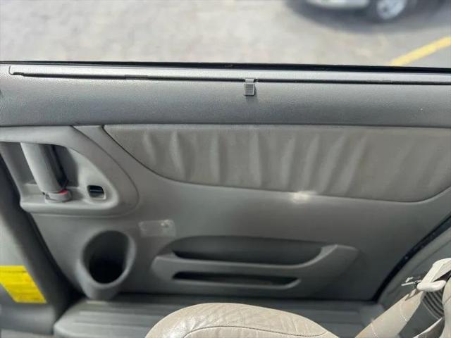 2004 Toyota Sienna XLE