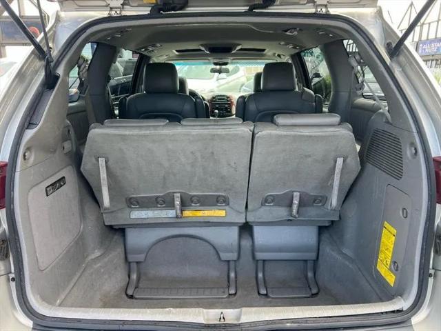 2004 Toyota Sienna XLE
