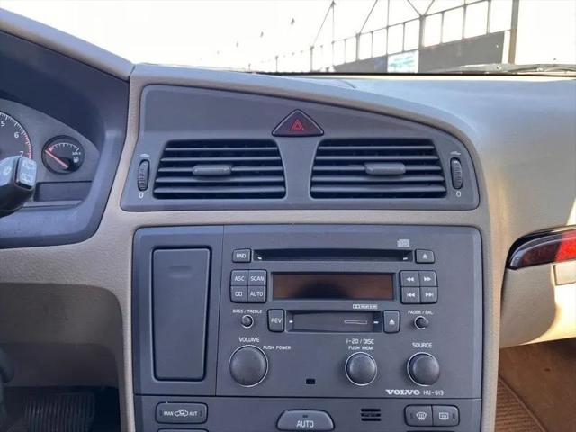 2002 Volvo V70 XC