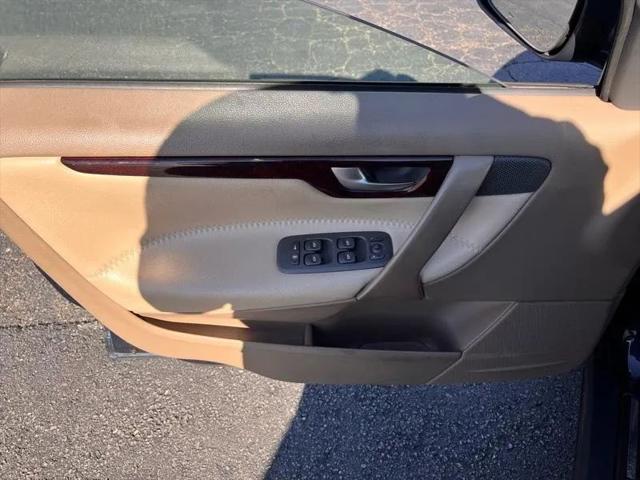 2002 Volvo V70 XC