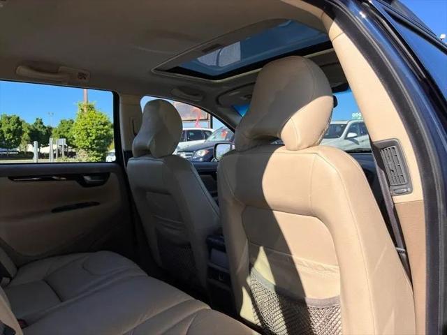 2002 Volvo V70 XC