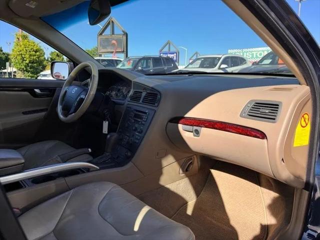 2002 Volvo V70 XC