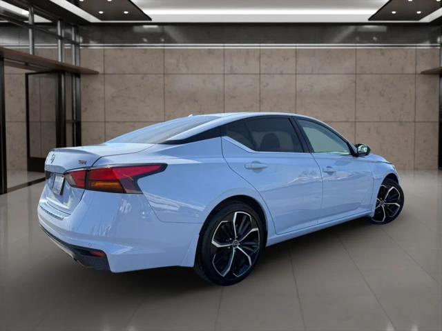 2023 Nissan Altima SR FWD