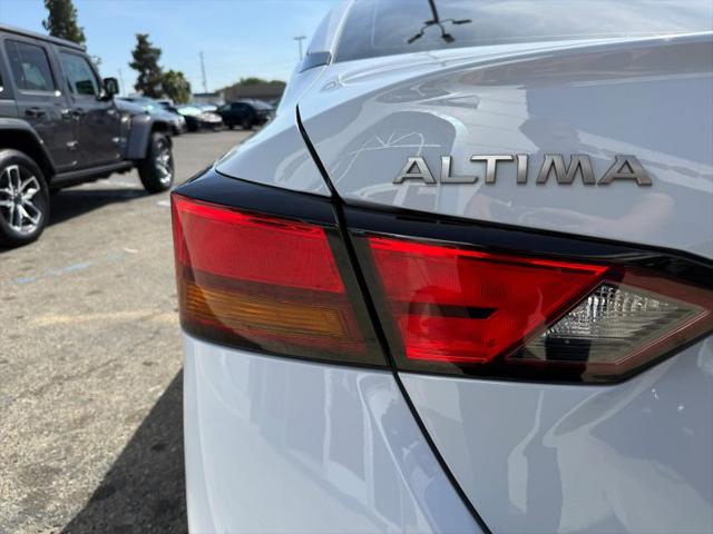 2023 Nissan Altima SR FWD