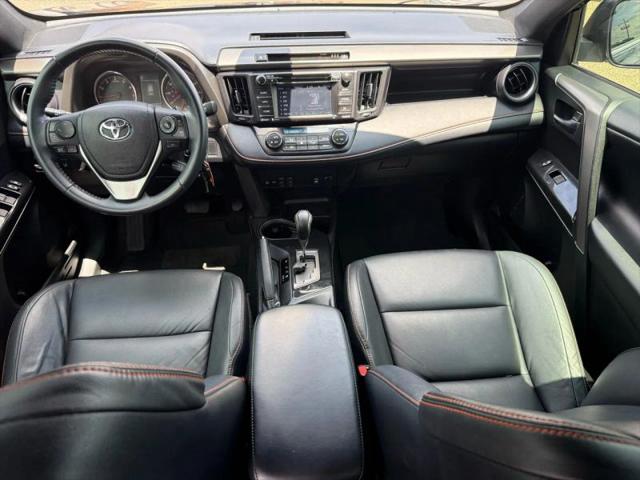 2017 Toyota RAV4 SE