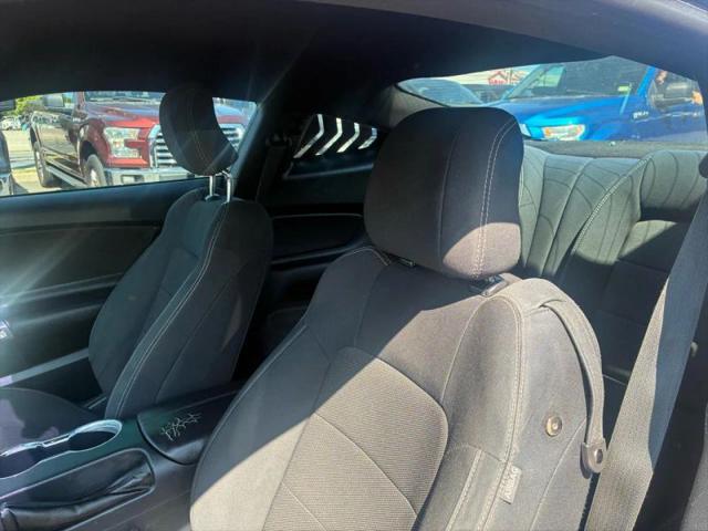 2016 Ford Mustang V6