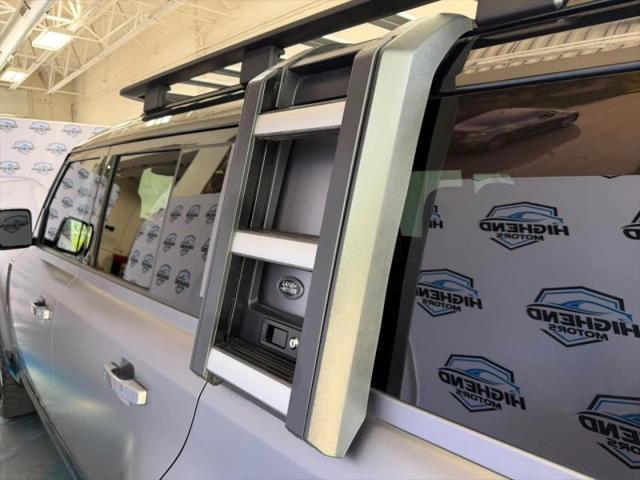 2023 Land Rover Defender 130 X-Dynamic SE