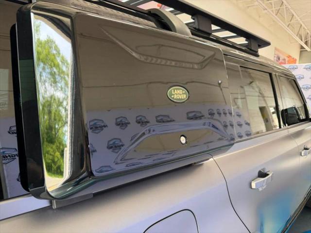 2023 Land Rover Defender 130 X-Dynamic SE