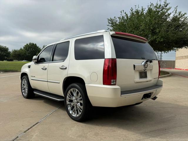 2008 Cadillac Escalade Standard
