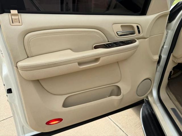 2008 Cadillac Escalade Standard