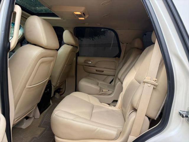 2008 Cadillac Escalade Standard
