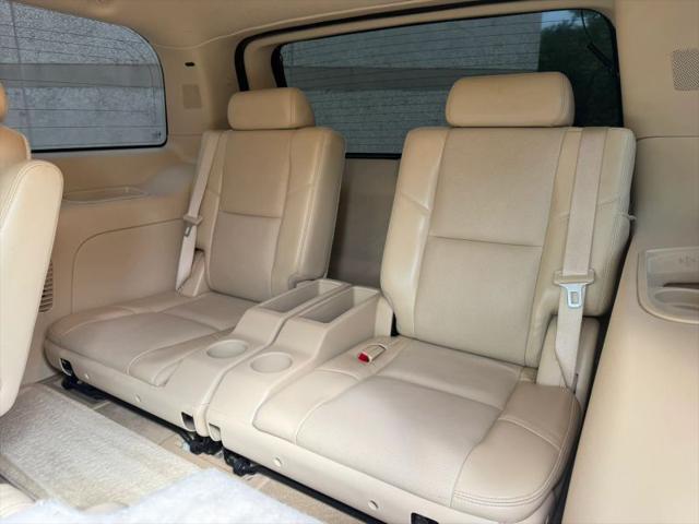 2008 Cadillac Escalade Standard