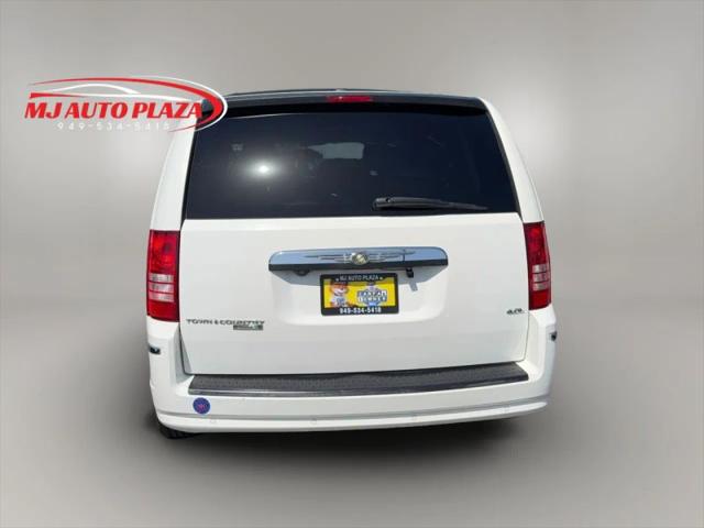 2008 Chrysler Town & Country Limited