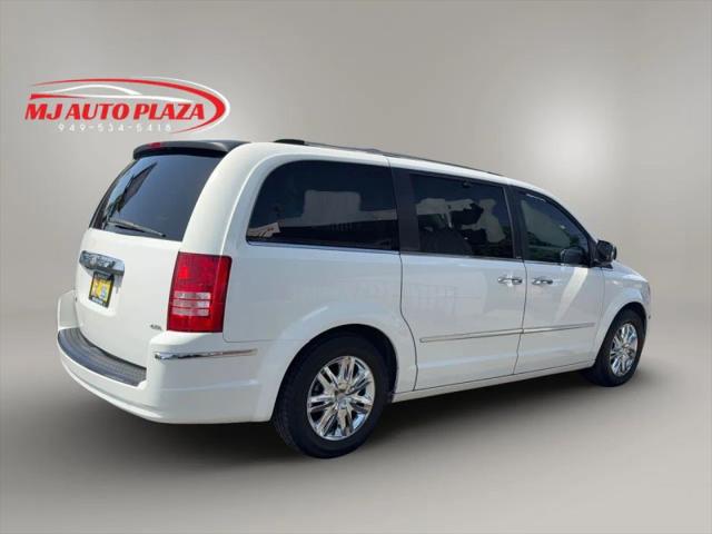 2008 Chrysler Town & Country Limited
