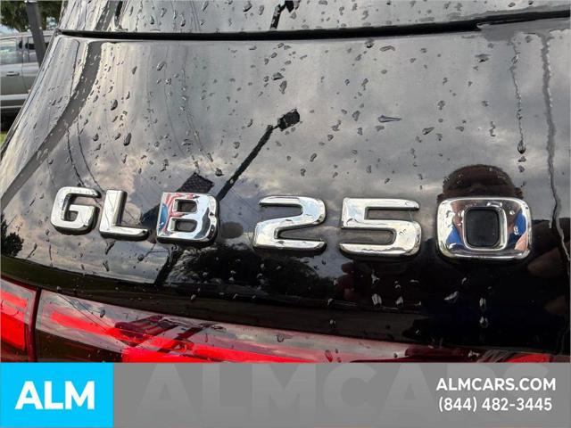 2025 Mercedes-Benz GLB 250