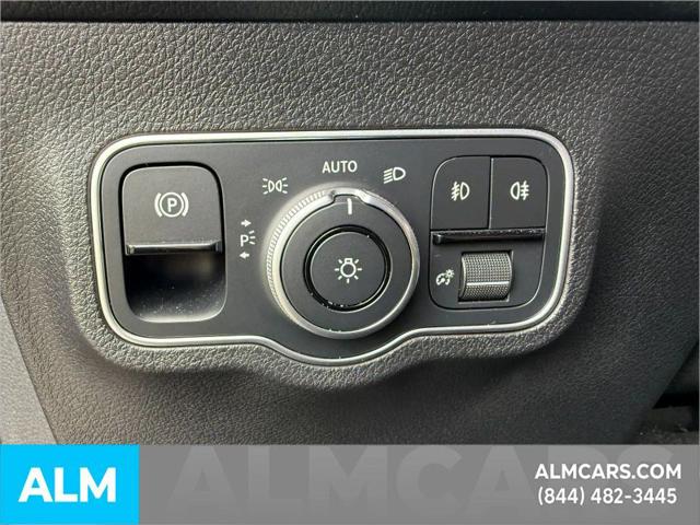 2025 Mercedes-Benz GLB 250