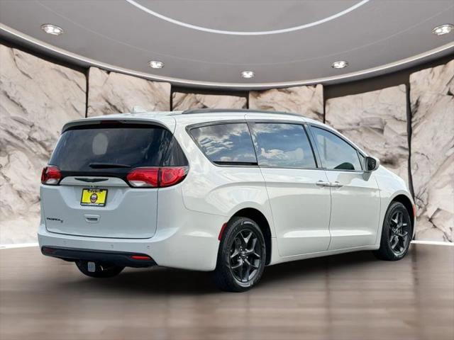 2020 Chrysler Pacifica Touring L