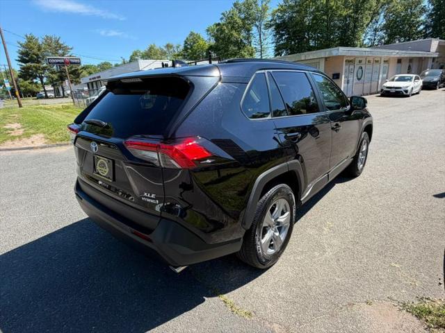 2022 Toyota RAV4 Hybrid XLE
